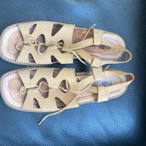 SUEDE SANDALS  ROHDE  CALIFORNIA MADE  IN  PORTUGAL SIZE  9.